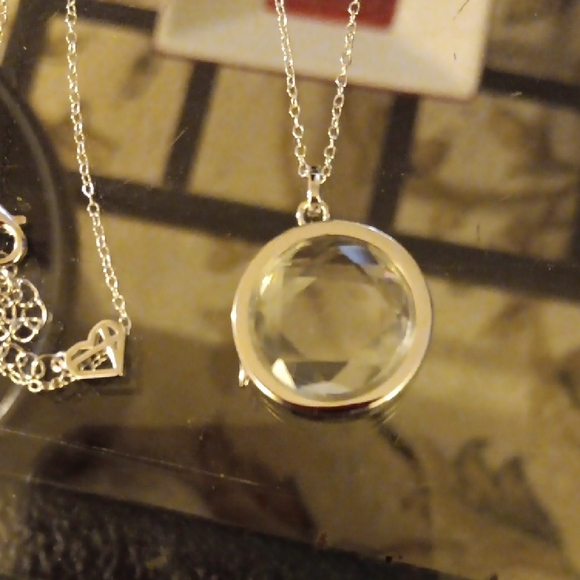 CAITLYN MINIMALIST NECKLACE - Picture 1 of 2